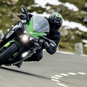 אופנוע קוואסאקי Ninja H2 SX