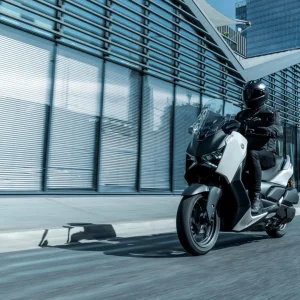 קטנוע ימאהה 2025 XMAX 300 TECH MAX