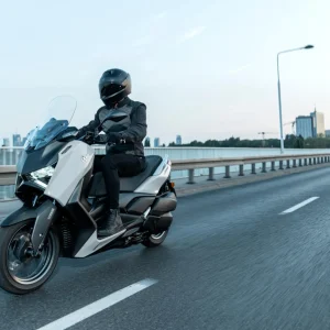 קטנוע ימאהה 2025 XMAX 300 TECH MAX